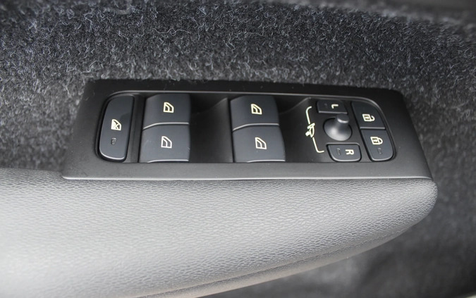 Volvo XC 40 cena 149900 przebieg: 32000, rok produkcji 2021 z Łomża małe 781
